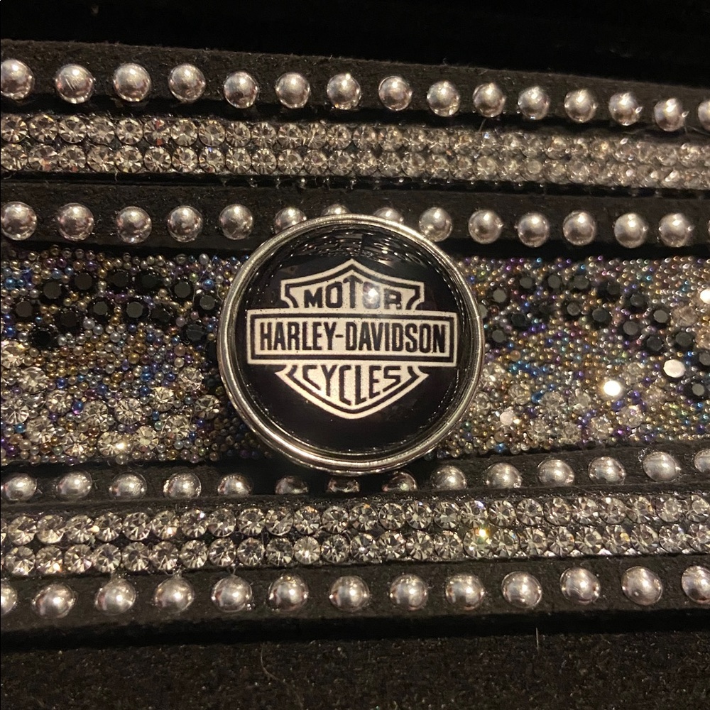 HD Snap Bling Bracelet - Picture 2 of 4